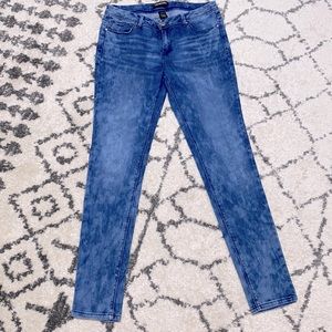 Distressed Jeggings